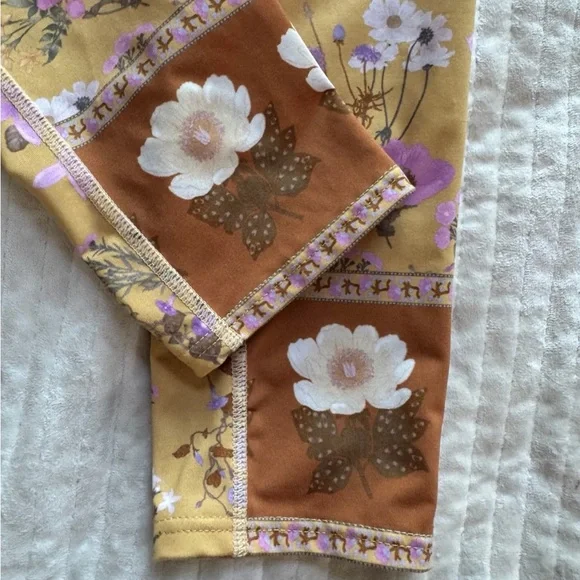 Spell & The Gypsy Collective Wild Bloom 7/8 Leggings size S - Picture 3 of 8